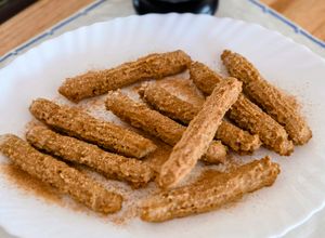 Una foto de Churros saludables de copos de avena con canela y glicina 😋 al horno, sin azúcar, sin harina