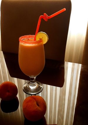 عکسی از دستور میلک شیک هلو