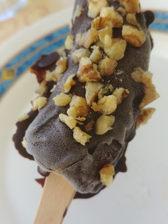 Una foto de Polo de plátano con chocolate