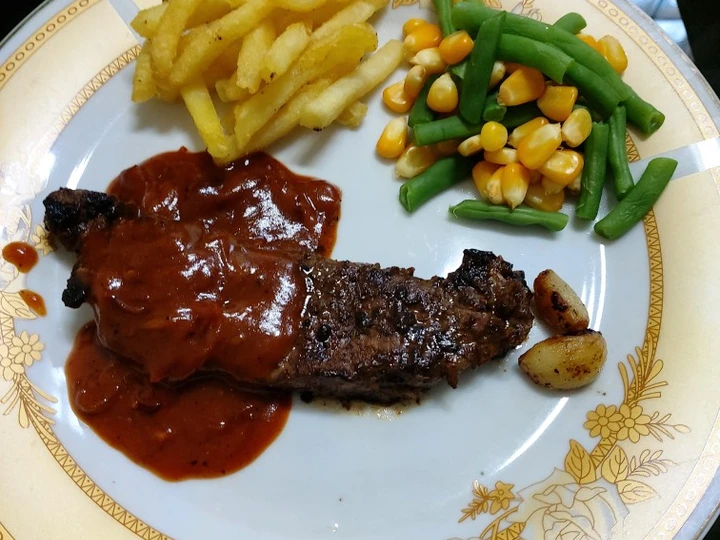Cara Gampang Membuat Resep Sirloin steak with BBQ sauce yang Bisa Manjain Lidah Anti Ribet, Uenak Banget
