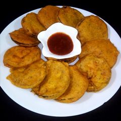 A picture of Baingan Kay pakoray.