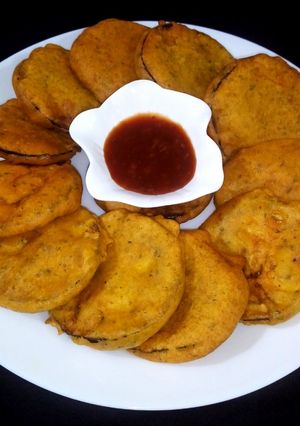 A picture of Baingan Kay pakoray.