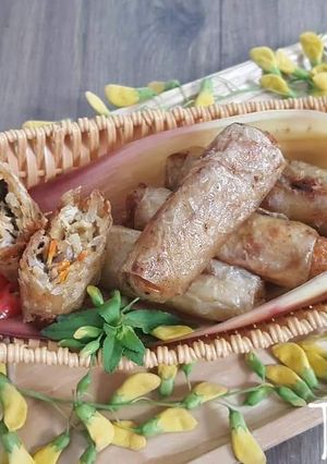 A picture of Vegetarian Spring Rolls.