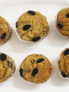 வாழைப்பழ, திராட்சை கப் கேக் (Banana black raisin cup cake recipe in tamil) செய்முறை முக்கிய புகைப்படம்