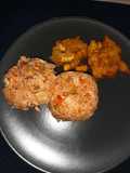 Arroz con pollo, patacones y ensalada de rugula
