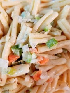 A picture of Mom's Pasta Salad.