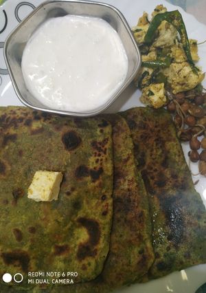 A picture of Methi Paratha.