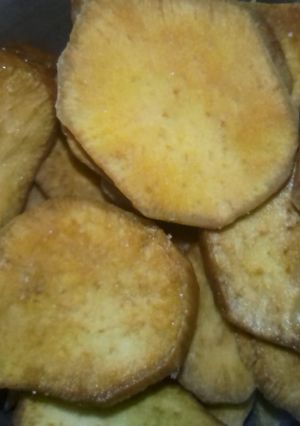 A picture of Crispy sweet potato chips.