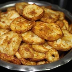 A picture of Raw banana fry.