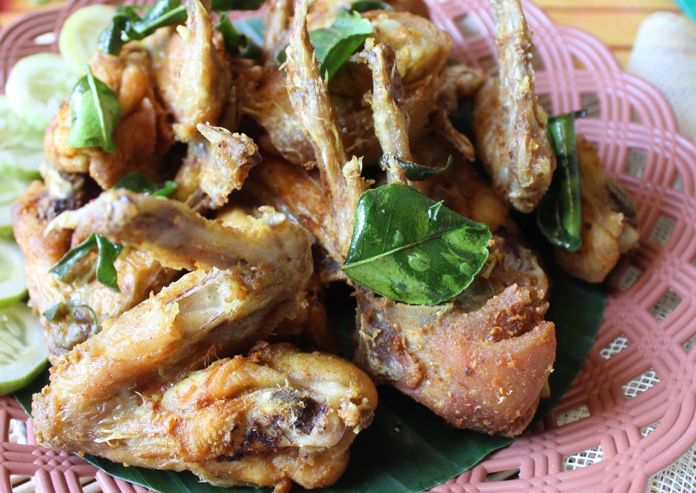 Ayam goreng daun jeruk