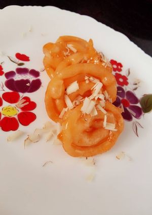 जलेबी (Jalebi recipe in hindi) रेसिपी मुख्य फोटो