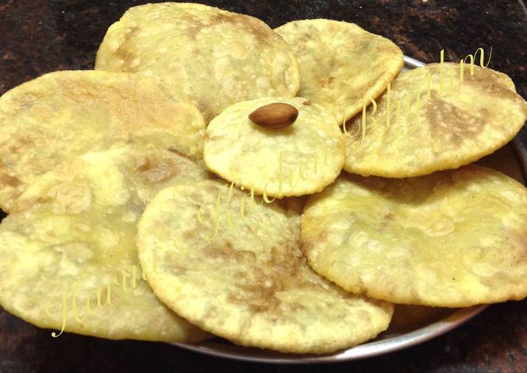 Sajjappa (coconut sooji sweet kachori)