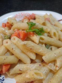 হোয়াইট সস পাস্তা (white sauce pasta recipe in bengali) রেসিপির প্রধান ছবি
