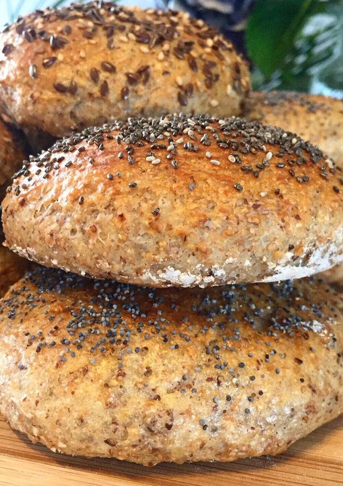 Una foto de Pan de hamburguesa integral 100%