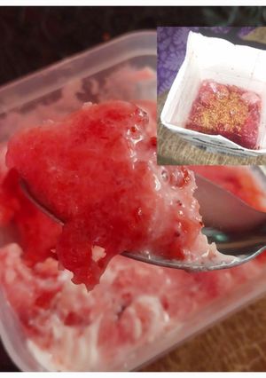 Una foto de 🍓🥶🥛Fresas congeladas con crema o picantes. ¡SUPER FACIL!🥶🍓🌶️