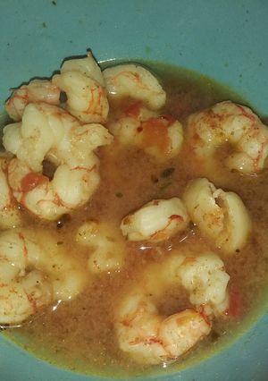 Una foto de Langostinos a la sidra y tomate