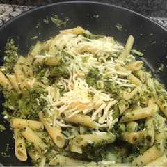 Una foto de Pasta con brócoli