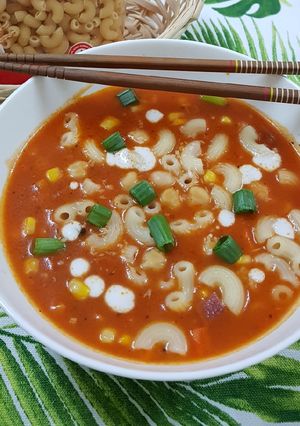 A picture of Harira:Moroccan chikpeas macaroni soup.