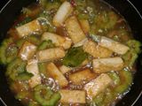 Tumis pare tahu pedas