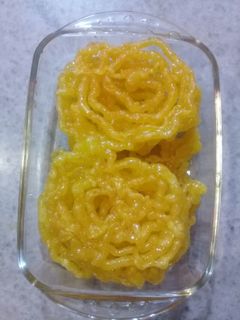 عکسی از دستور زولبیا خوشمزه با طعم قنادی 😋😋😋😋