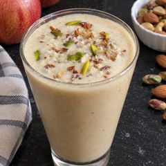 A picture of Apple Dryfruit Smoothie.