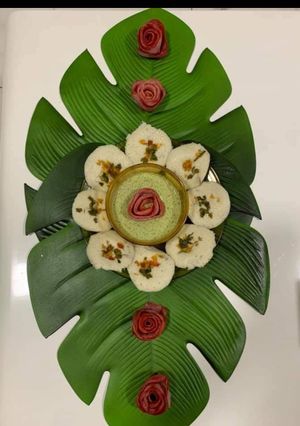 રવા ઈડલી (Rava Idli Recipe In Gujarati) રેસીપી મુખ્ય ફોટો