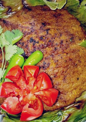 কলাপাতায় নারিকেল - চিংড়ি র পিঠে(kolapatay narikel chingrir pithe recipe in Bengali) রেসিপির প্রধান ছবি