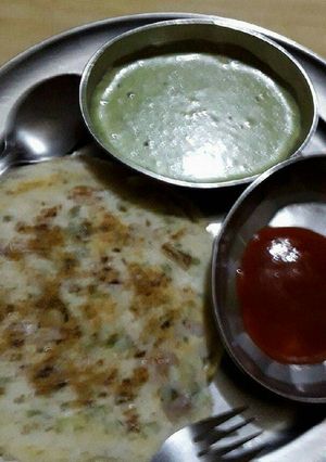 A picture of Forwarded recipe of Vandana Agarwal (bindu) Veg Uttapam.