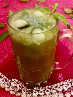 रिफ्रेश मिन्ट ज्युस (पुदिना सरबत) (Refresh mint juice recipe in marathi) रेसिपी चे मुख्य फोटो