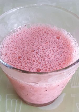 Una foto de Licuado de frutas con arándanos