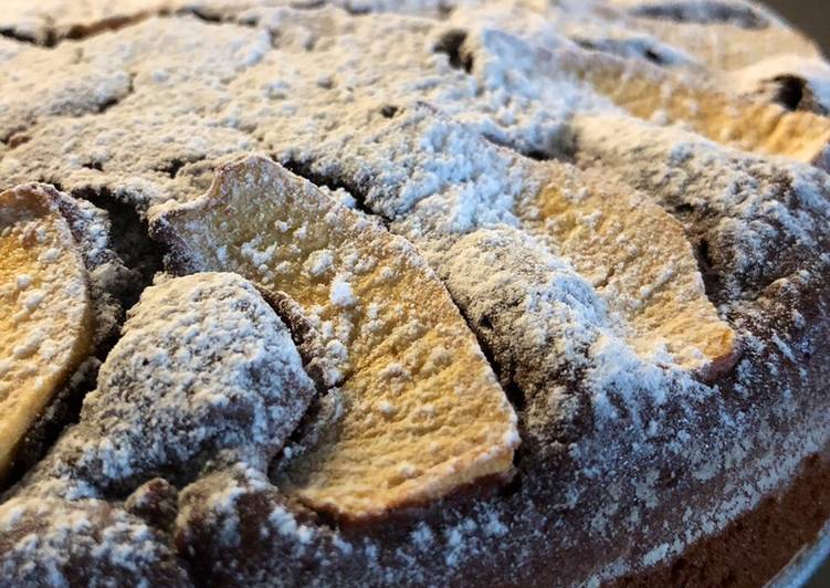 Torta al cioccolato e mele