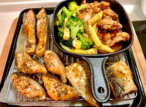 水波爐烘烤鮮蔬雞腿丁、鮭魚、鯖魚 的食譜成品照片