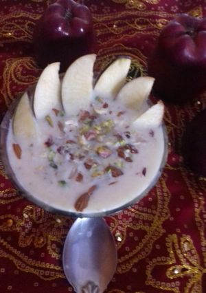 A picture of Apple kheer.