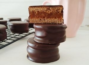 Una foto de Alfajores tipo Havana 🍫