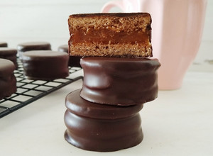 Una foto de Alfajores tipo Havana 🍫