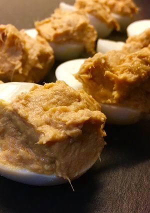 Foto principal de Huevos rellenos con atún 🥚 🐟