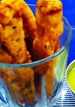 मूूूंगदाल ब्रेेड स्टिक (MoongDal Bread Stick recipe in Hindi) रेसिपी मुख्य फोटो