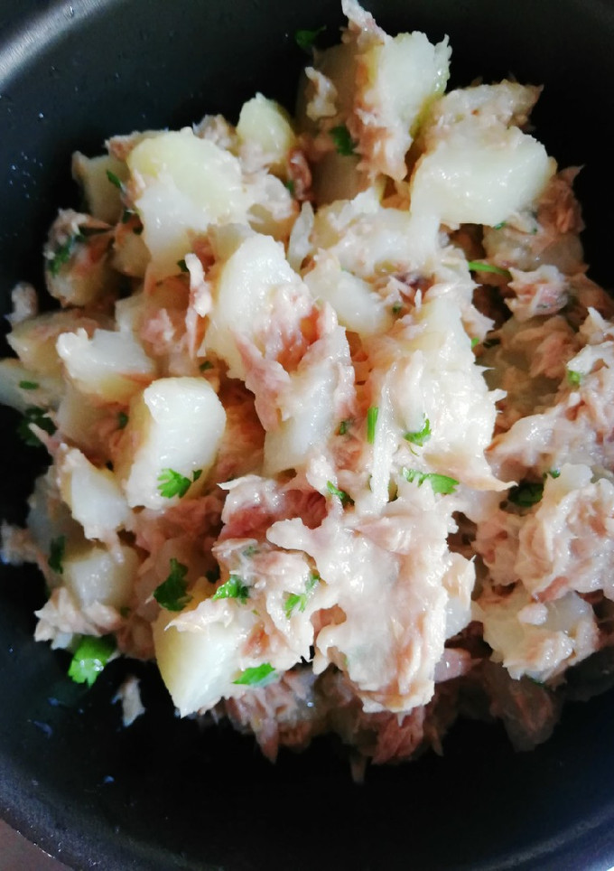 Una foto de Ensalada de papa y Atún