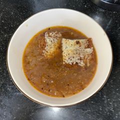 A picture of Ultimate french onion soup.