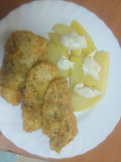 Foto principal de Fogonero a la romana con papas cocidas y mayonesa