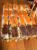 Zaky di riso pesce crudo e verdure piatto freddo