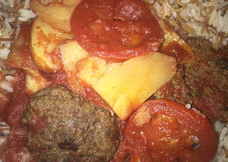 كفتة وبطاطا مع الارز
(على الطريقة اللبنانية)