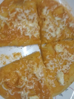 ચીઝ પિઝા(Cheese pizza recipe in gujarati) રેસીપી મુખ્ય ફોટો