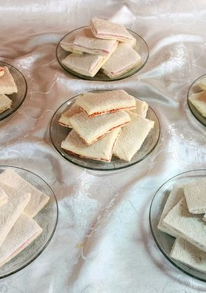 Una foto de 🥪 Sándwiches de miga - variedad 🥪 Queso roquefort, atún, tomate, huevo, ananá, cantimpalo, jamón