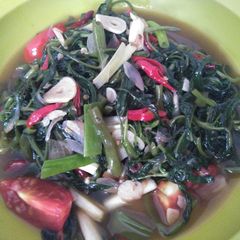 A picture of Stir-fried Kangkung (water spinach).