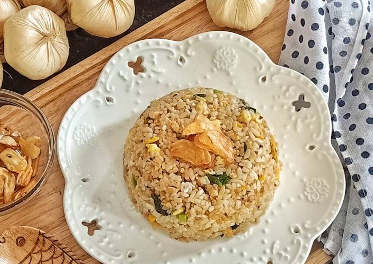 Cara Gampang Menyiapkan Garlic Fried Rice, Menggugah Selera