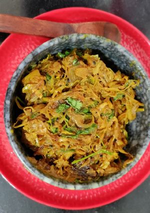 A picture of Cabbage Curry.