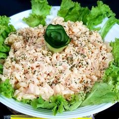 Macronie salad A picture of Macronie salad.