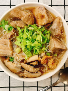 芋頭貢丸米粉湯 的食譜成品照片