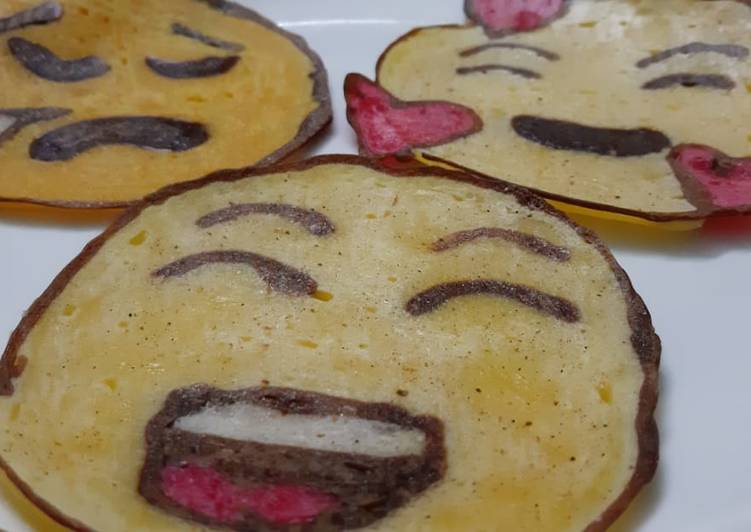 Steps to Prepare Perfect Healthy Emoji Pancakes
